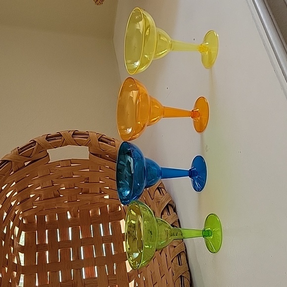 🍹MARGARITA🍹   GLASSES, 10OZ, PARTY PLASTIC, 23 GLASSES TOTAL - Picture 4 of 6
